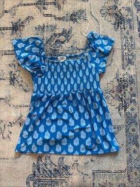 crown and ivy blue top a kids large but fits like a women’s xs